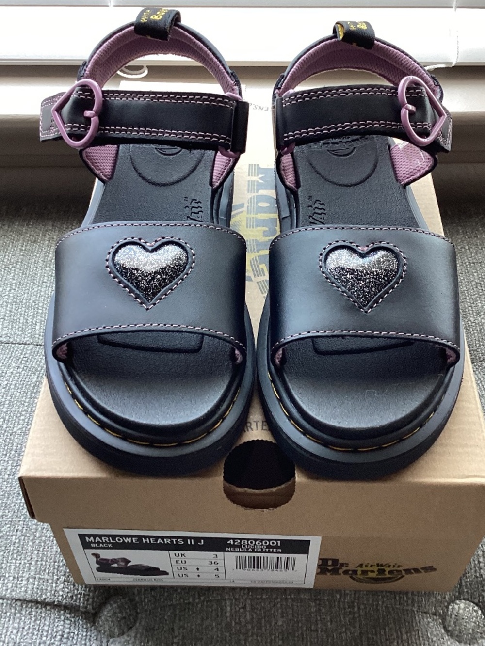 Dr. Martens Big Kids' Marlowe Heart II Sandal, size 5 US/36 EU